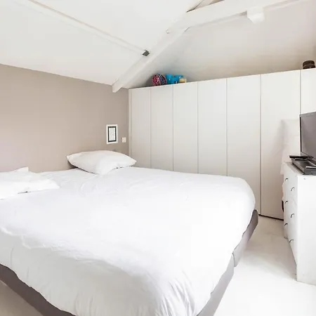 Veeve - White House Apartment Paris